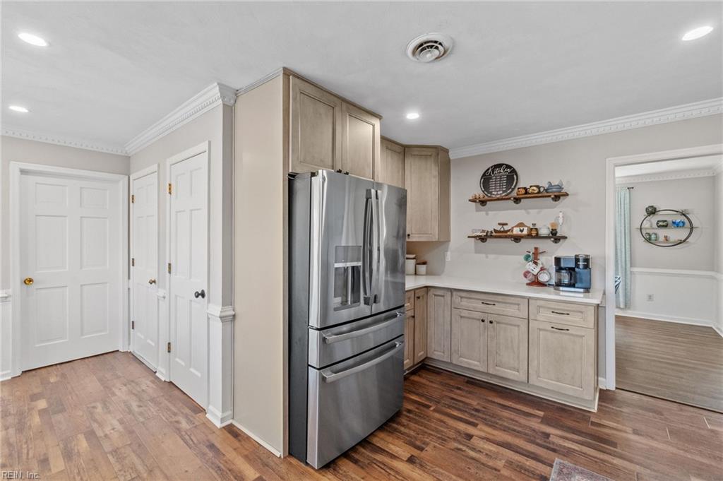 1101 Somerton LN