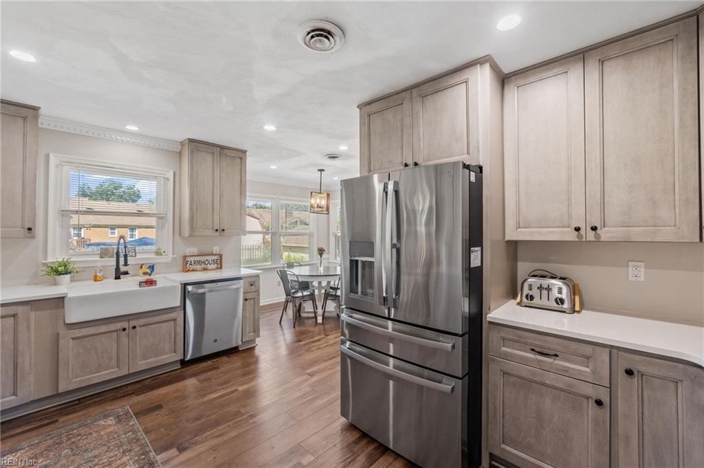 1101 Somerton LN