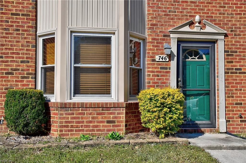 Photo of 746 Creekside Crescent, Chesapeake, VA 23320 (MLS # 10607754)