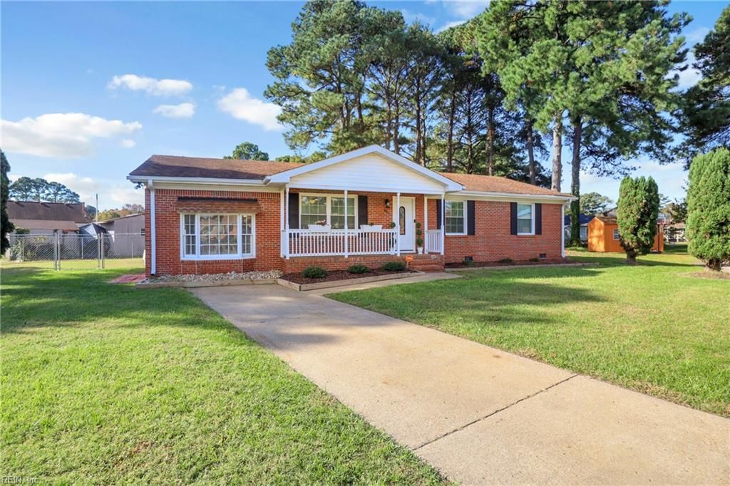 Photo of 405 W Baylor Court, Chesapeake, VA 23324 (MLS # 10607835)