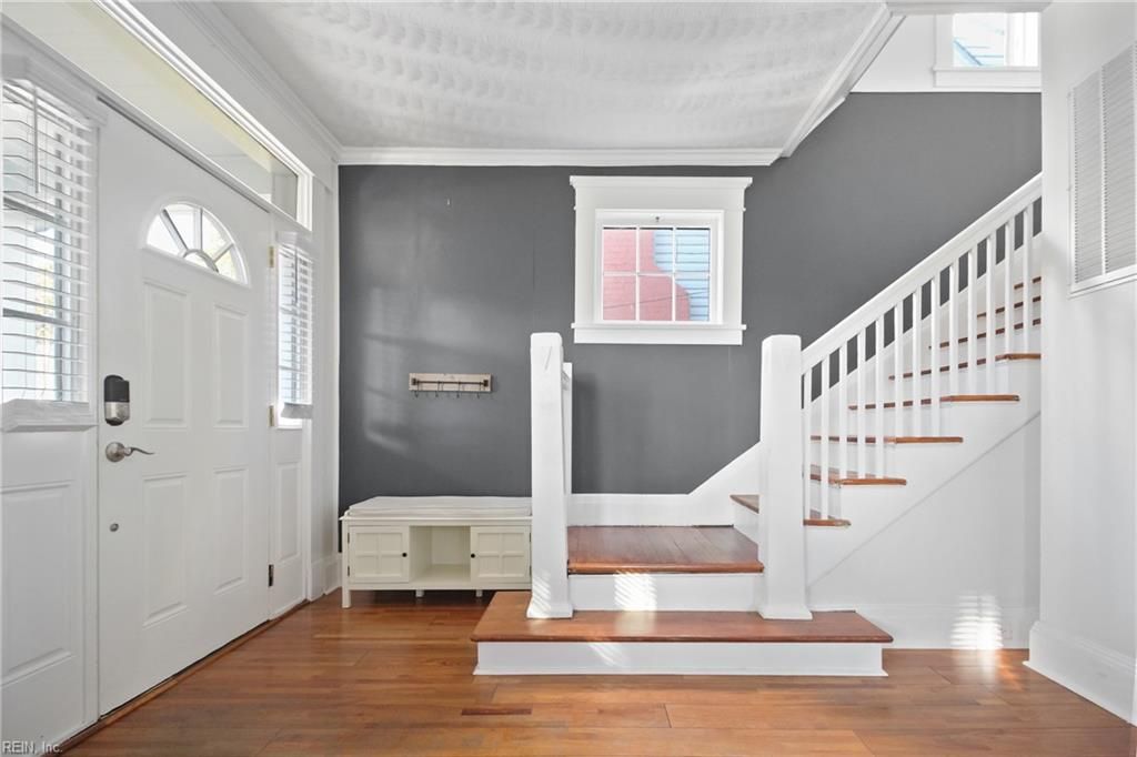 Photo of 420 Maryland Avenue, Norfolk, VA 23508 (MLS # 10624708)