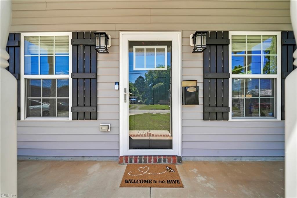 Photo of 206 Raleigh Avenue, Suffolk, VA 23432 (MLS # 10637496)