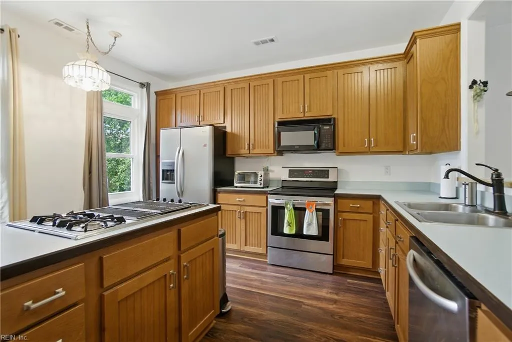 Norfolk, Virginia 23503, United States, 3 Bedrooms Bedrooms, ,3 BathroomsBathrooms,Residential,Active,151980