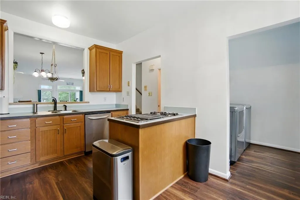 Norfolk, Virginia 23503, United States, 3 Bedrooms Bedrooms, ,3 BathroomsBathrooms,Residential,Active,151980