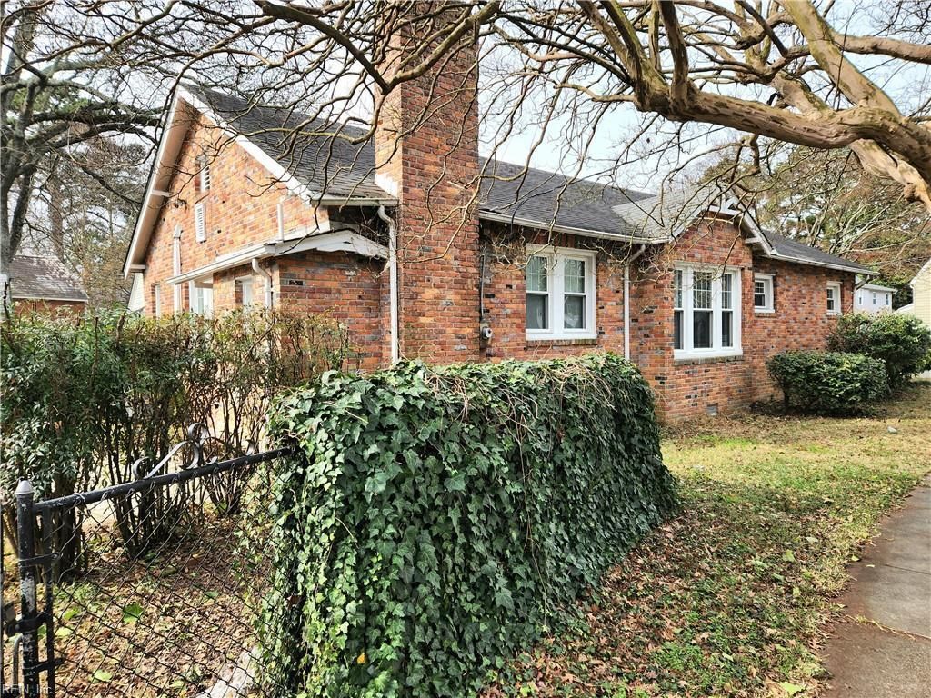 Photo of 1914 Claremont Avenue, Norfolk, VA 23507 (MLS # 10634195)