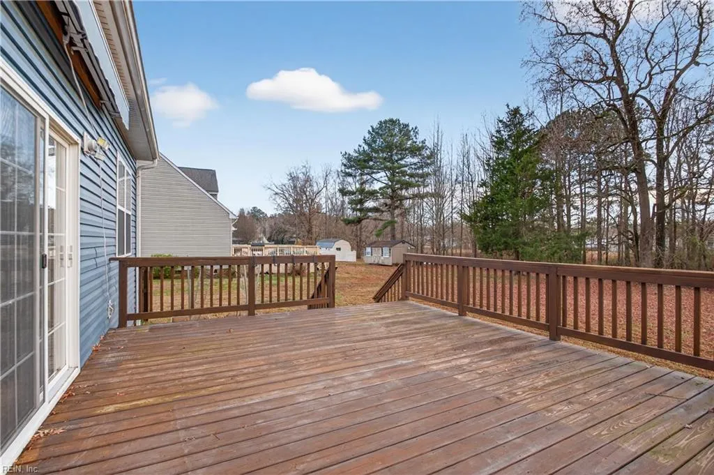 Windsor, Virginia 23487, United States, 5 Bedrooms Bedrooms, ,3 BathroomsBathrooms,Residential,Active,255250