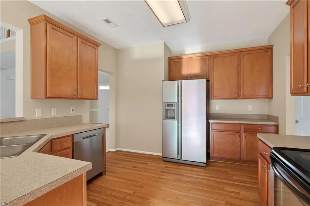 Windsor, Virginia 23487, United States, 5 Bedrooms Bedrooms, ,3 BathroomsBathrooms,Residential,Active,255250