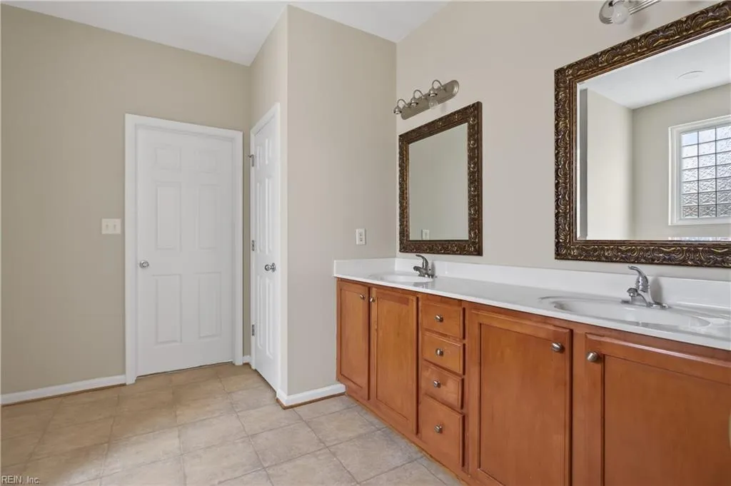 Windsor, Virginia 23487, United States, 5 Bedrooms Bedrooms, ,3 BathroomsBathrooms,Residential,Active,255250