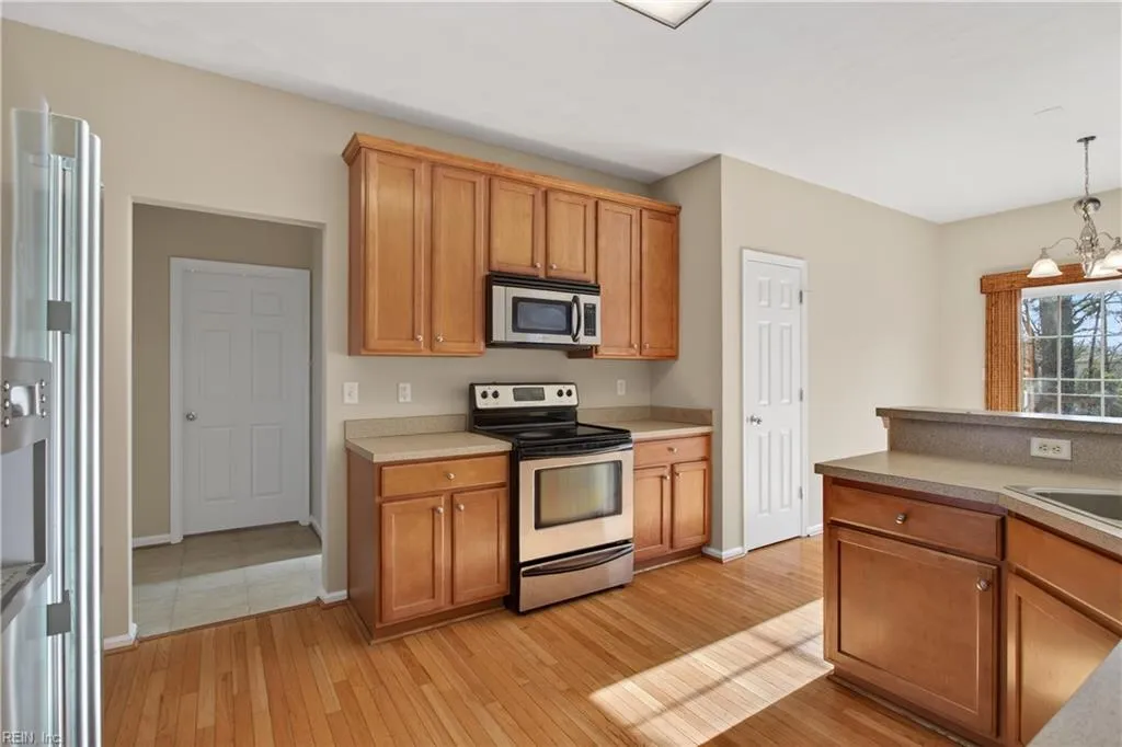 Windsor, Virginia 23487, United States, 5 Bedrooms Bedrooms, ,3 BathroomsBathrooms,Residential,Active,255250