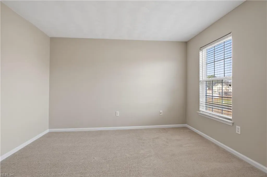 Windsor, Virginia 23487, United States, 5 Bedrooms Bedrooms, ,3 BathroomsBathrooms,Residential,Active,255250