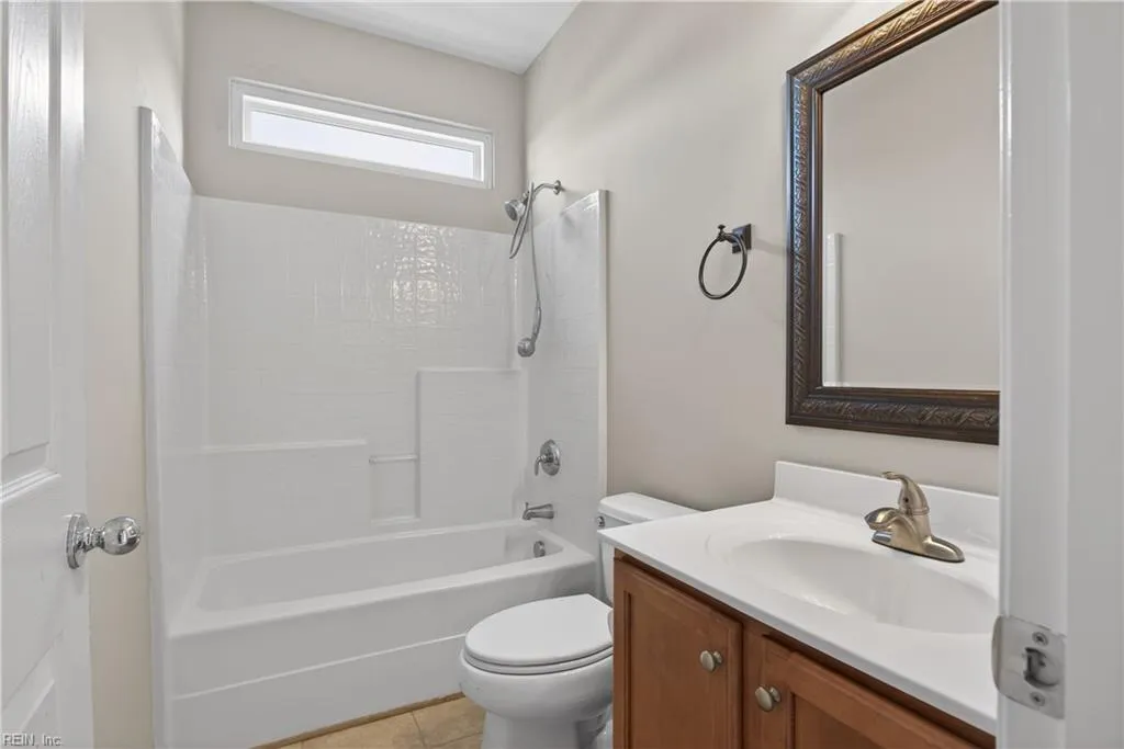 Windsor, Virginia 23487, United States, 5 Bedrooms Bedrooms, ,3 BathroomsBathrooms,Residential,Active,255250