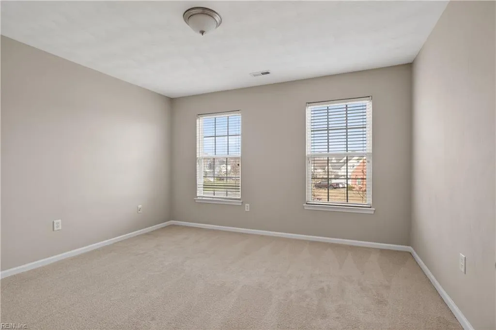 Windsor, Virginia 23487, United States, 5 Bedrooms Bedrooms, ,3 BathroomsBathrooms,Residential,Active,255250