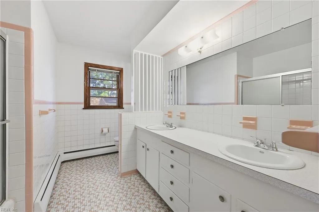 Norfolk, Virginia 23518, United States, 3 Bedrooms Bedrooms, ,2 BathroomsBathrooms,Residential,Active,228769