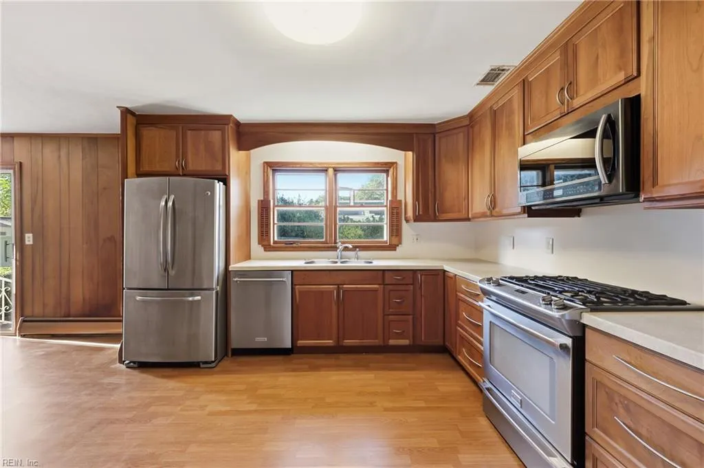 Norfolk, Virginia 23518, United States, 3 Bedrooms Bedrooms, ,2 BathroomsBathrooms,Residential,Active,228769