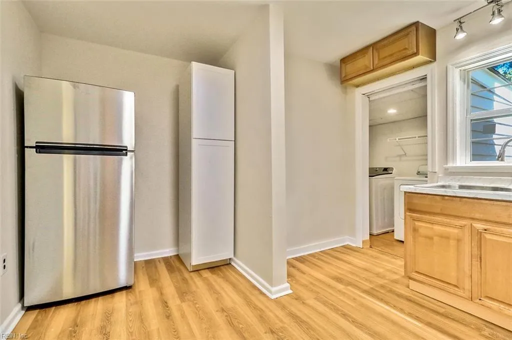 Norfolk, Virginia 23502, United States, 3 Bedrooms Bedrooms, ,3 BathroomsBathrooms,Residential,Pending,205053