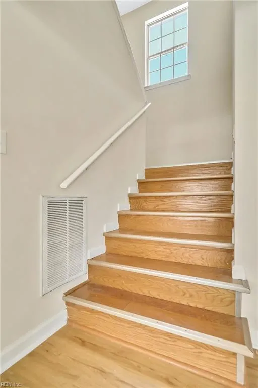 Norfolk, Virginia 23502, United States, 3 Bedrooms Bedrooms, ,3 BathroomsBathrooms,Residential,Pending,205053