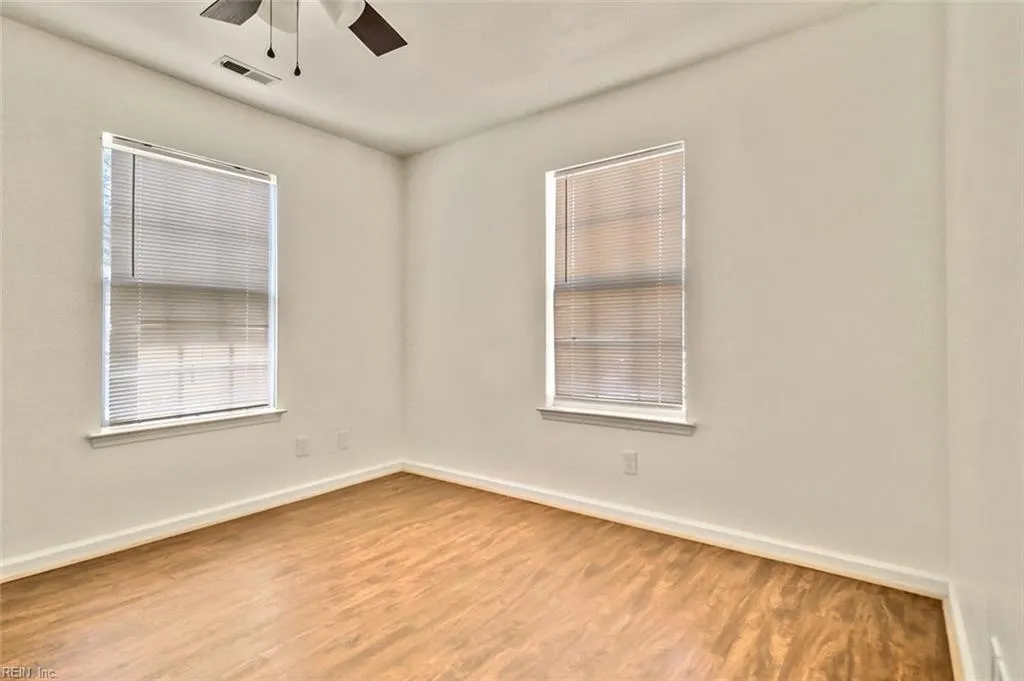 Norfolk, Virginia 23502, United States, 3 Bedrooms Bedrooms, ,3 BathroomsBathrooms,Residential,Pending,205053