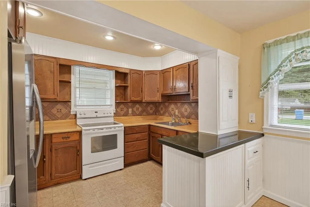 Chesapeake, Virginia 23322, United States, 3 Bedrooms Bedrooms, ,2 BathroomsBathrooms,Residential,Active,208395