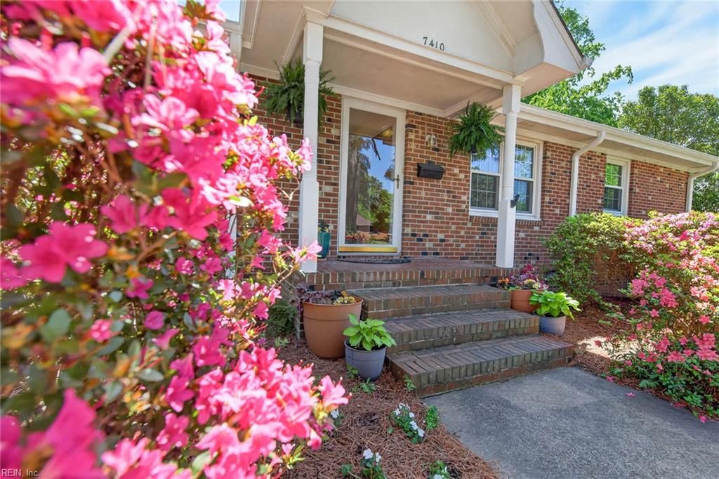 Photo of 7410 Parkdale Drive, Norfolk, VA 23505 (MLS # 10631532)