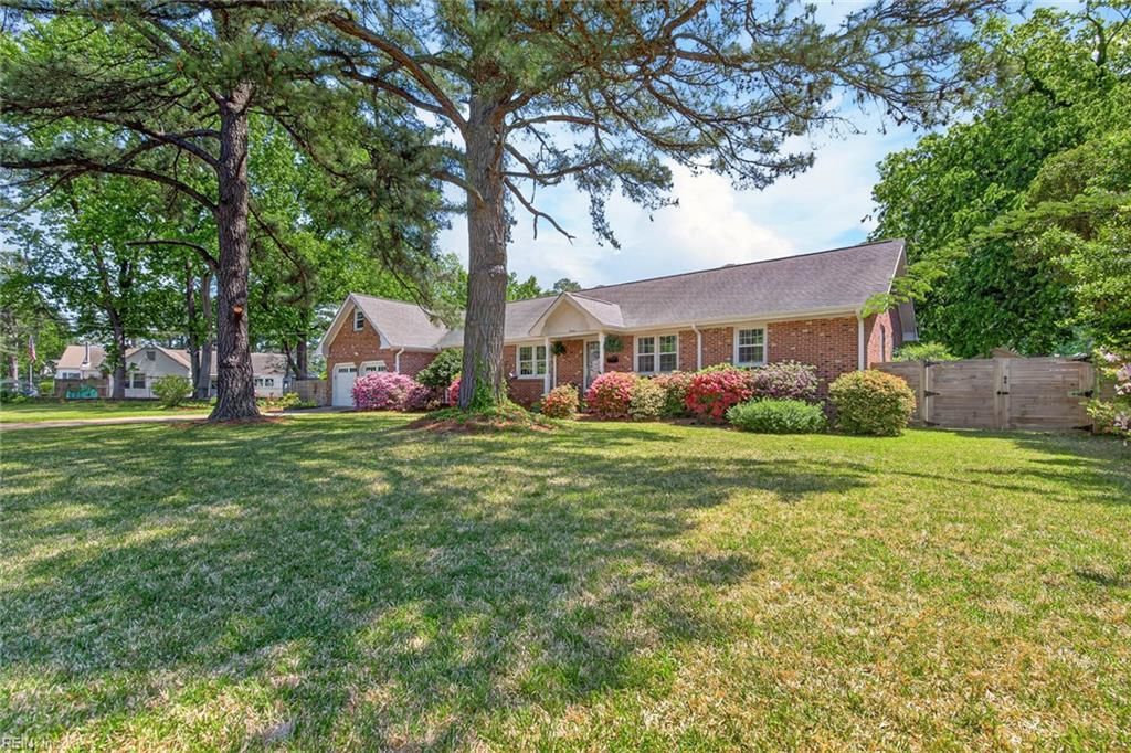 Photo of 7410 Parkdale Drive, Norfolk, VA 23505 (MLS # 10631532)