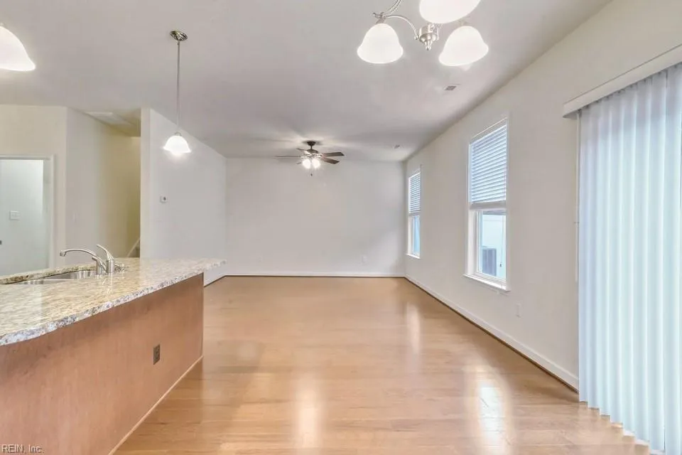 Virginia Beach, Virginia 23455, United States, 3 Bedrooms Bedrooms, ,3 BathroomsBathrooms,Residential,Pending,8002