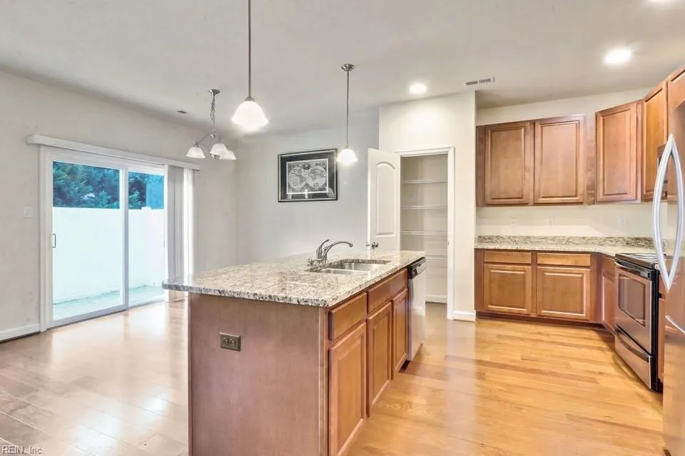 Virginia Beach, Virginia 23455, United States, 3 Bedrooms Bedrooms, ,3 BathroomsBathrooms,Residential,Pending,8002