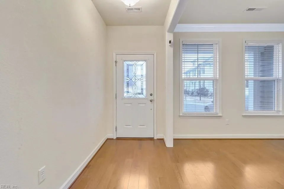 Virginia Beach, Virginia 23455, United States, 3 Bedrooms Bedrooms, ,3 BathroomsBathrooms,Residential,Pending,8002