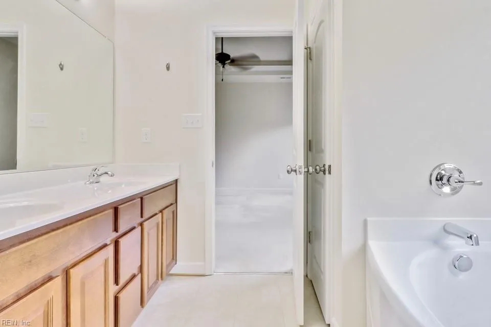 Virginia Beach, Virginia 23455, United States, 3 Bedrooms Bedrooms, ,3 BathroomsBathrooms,Residential,Pending,8002