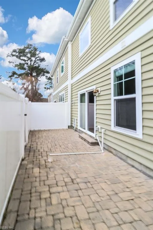Virginia Beach, Virginia 23455, United States, 3 Bedrooms Bedrooms, ,3 BathroomsBathrooms,Residential,Pending,8002