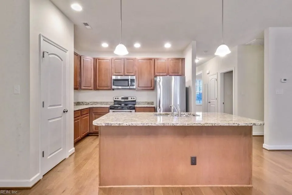 Virginia Beach, Virginia 23455, United States, 3 Bedrooms Bedrooms, ,3 BathroomsBathrooms,Residential,Pending,8002