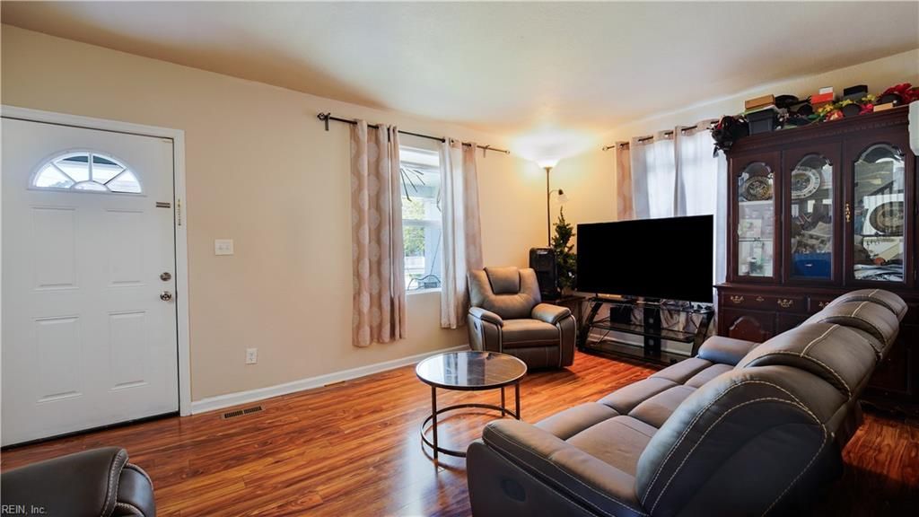 Photo of 2614 Keller Avenue, Norfolk, VA 23509 (MLS # 10627022)