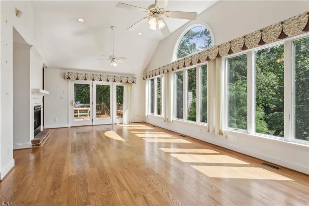 Hayes, Virginia 23072, United States, 4 Bedrooms Bedrooms, ,3 BathroomsBathrooms,Residential,Pending,45834