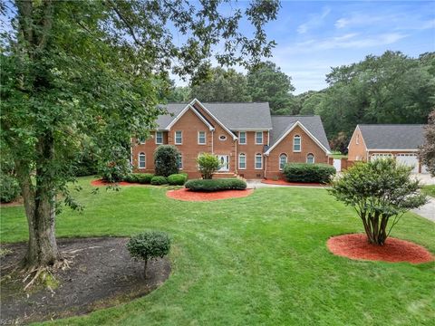 Photo of 641 Ravenwoods Drive, Chesapeake, VA 23322 (MLS # 10618138)