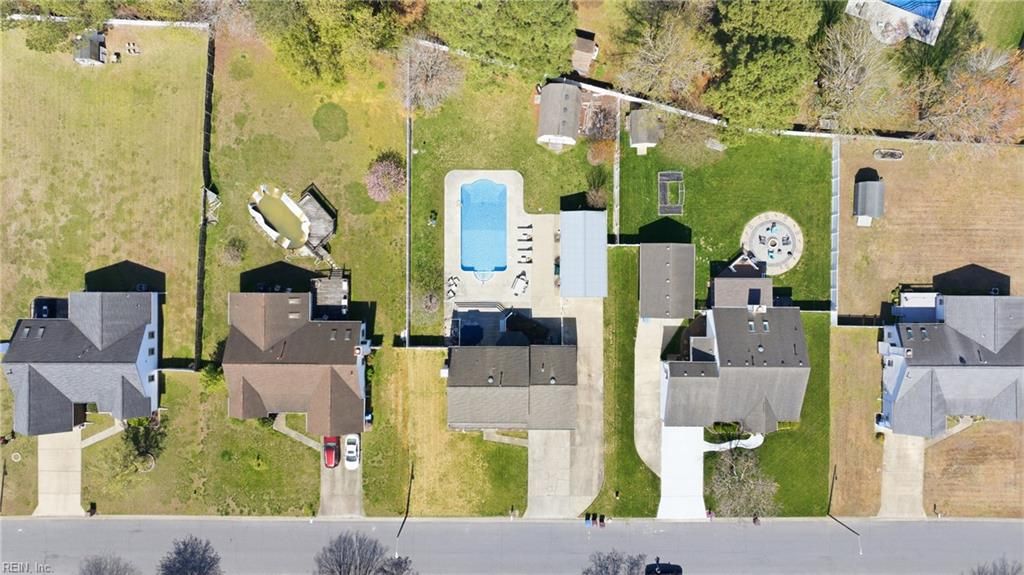 Photo of 956 N Haven Circle, Chesapeake, VA 23322 (MLS # 10626709)