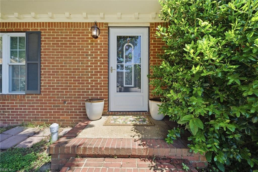 Photo of 804 Sutherland Arch, Chesapeake, VA 23320 (MLS # 10637135)