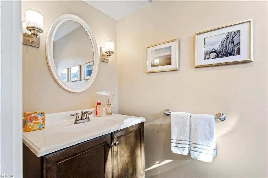 Virginia Beach, Virginia 23454, United States, 3 Bedrooms Bedrooms, ,3 BathroomsBathrooms,Residential,Active,238645