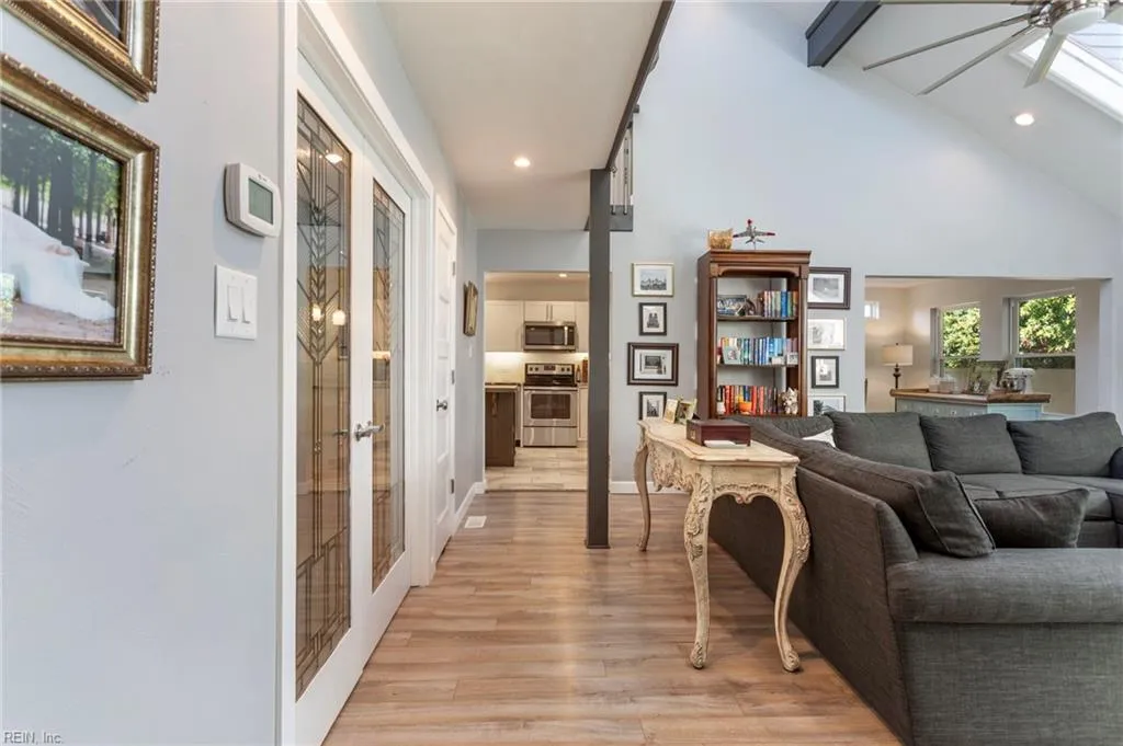 Virginia Beach, Virginia 23454, United States, 3 Bedrooms Bedrooms, ,3 BathroomsBathrooms,Residential,Active,238645