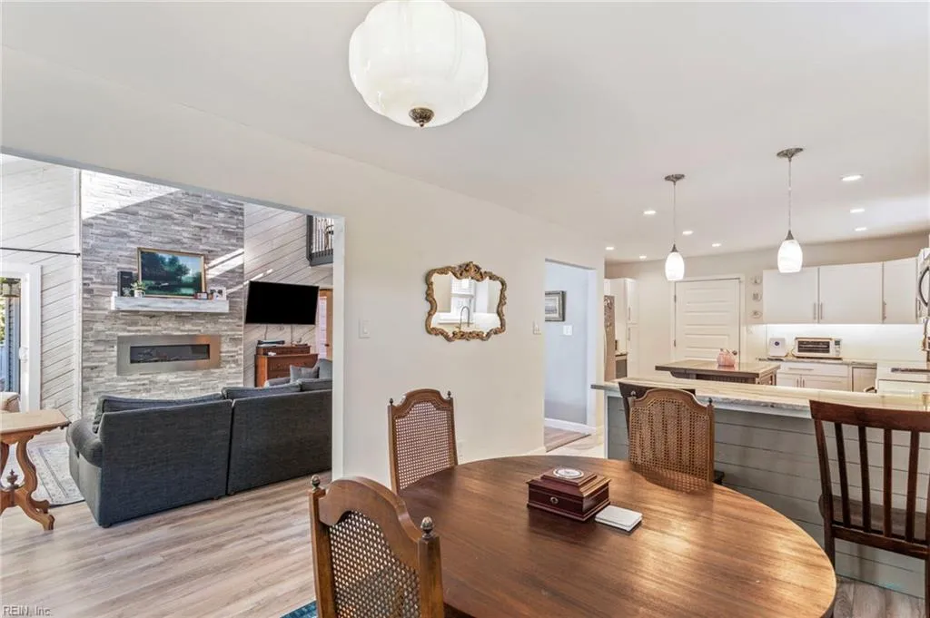 Virginia Beach, Virginia 23454, United States, 3 Bedrooms Bedrooms, ,3 BathroomsBathrooms,Residential,Active,238645