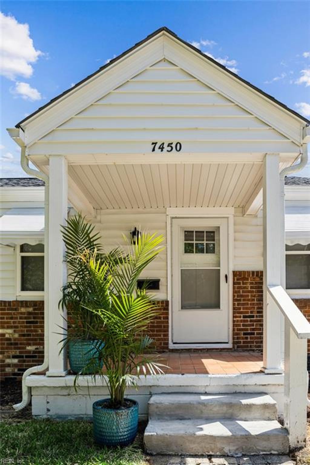 Photo of 7450 Tyndale Court, Norfolk, VA 23505 (MLS # 10628212)