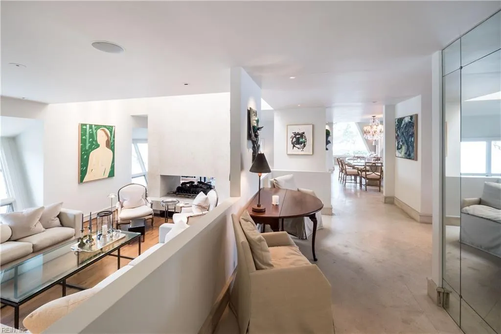 Virginia Beach, Virginia 23451, United States, 3 Bedrooms Bedrooms, ,4 BathroomsBathrooms,Residential,Active,51657