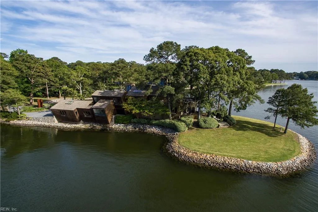 Virginia Beach, Virginia 23451, United States, 3 Bedrooms Bedrooms, ,4 BathroomsBathrooms,Residential,Active,51657