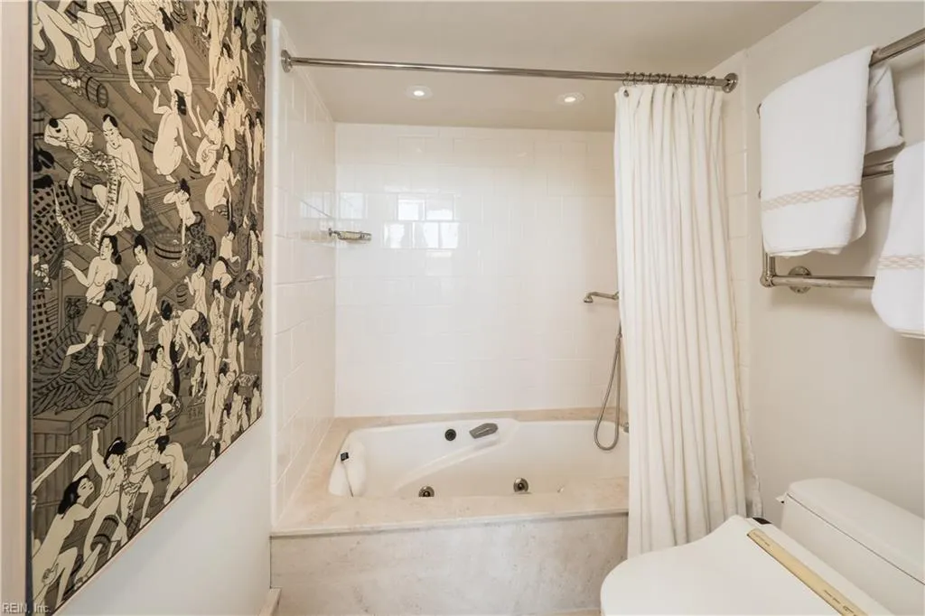 Virginia Beach, Virginia 23451, United States, 3 Bedrooms Bedrooms, ,4 BathroomsBathrooms,Residential,Active,51657