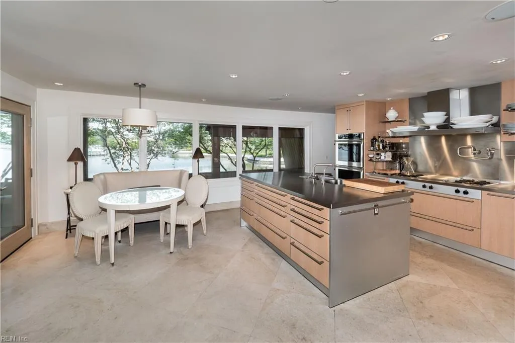 Virginia Beach, Virginia 23451, United States, 3 Bedrooms Bedrooms, ,4 BathroomsBathrooms,Residential,Active,51657