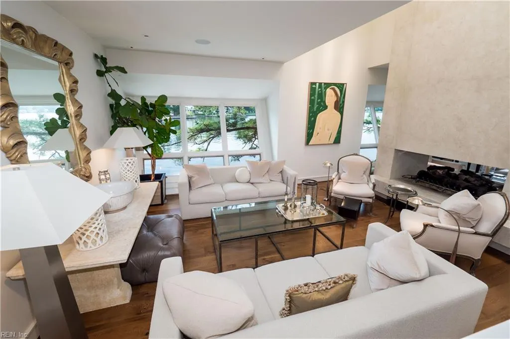 Virginia Beach, Virginia 23451, United States, 3 Bedrooms Bedrooms, ,4 BathroomsBathrooms,Residential,Active,51657