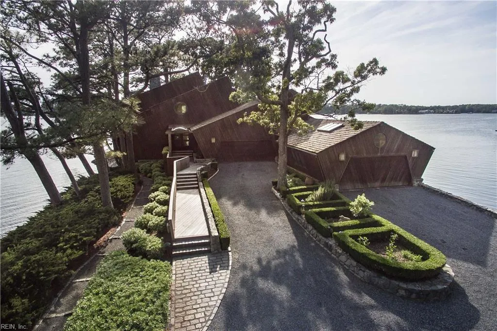 Virginia Beach, Virginia 23451, United States, 3 Bedrooms Bedrooms, ,4 BathroomsBathrooms,Residential,Active,51657