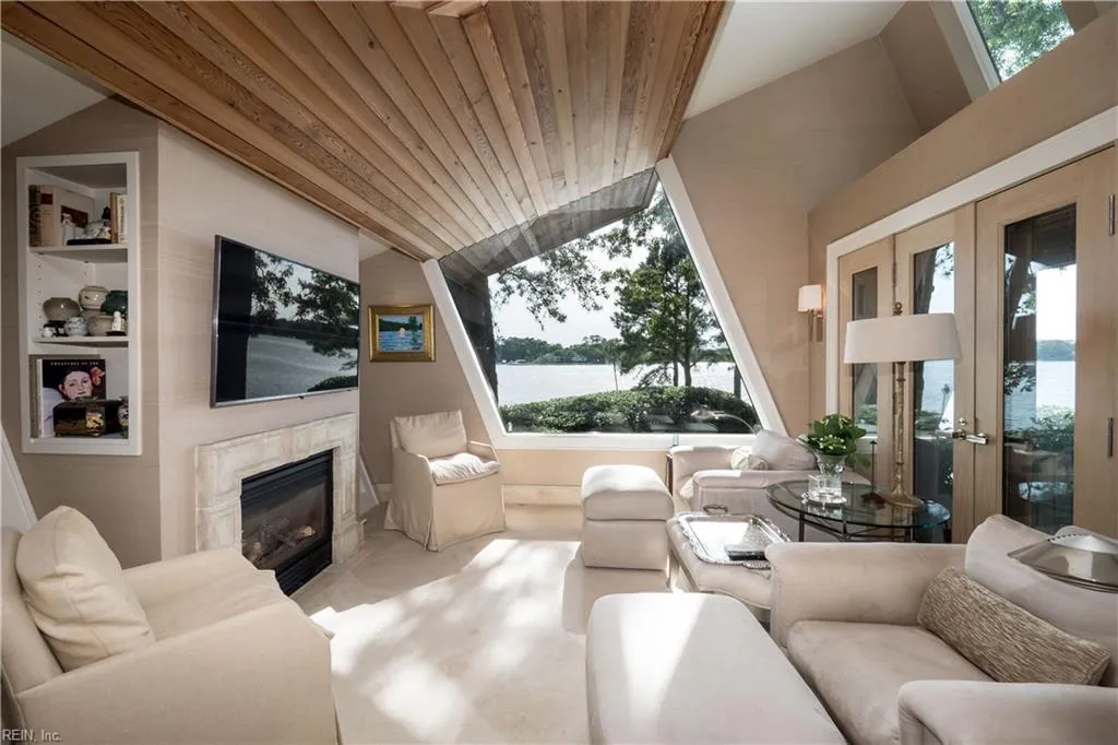 Virginia Beach, Virginia 23451, United States, 3 Bedrooms Bedrooms, ,4 BathroomsBathrooms,Residential,Active,51657