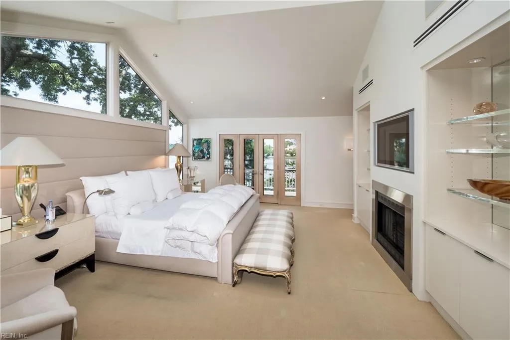 Virginia Beach, Virginia 23451, United States, 3 Bedrooms Bedrooms, ,4 BathroomsBathrooms,Residential,Active,51657