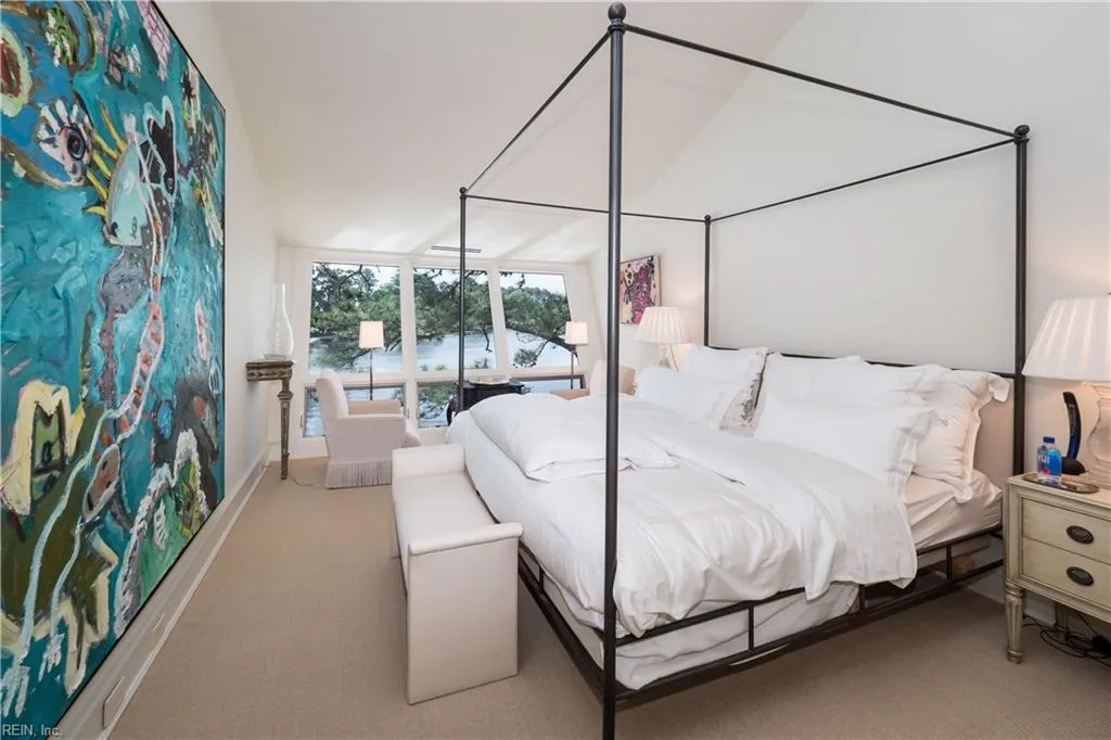 Virginia Beach, Virginia 23451, United States, 3 Bedrooms Bedrooms, ,4 BathroomsBathrooms,Residential,Active,51657