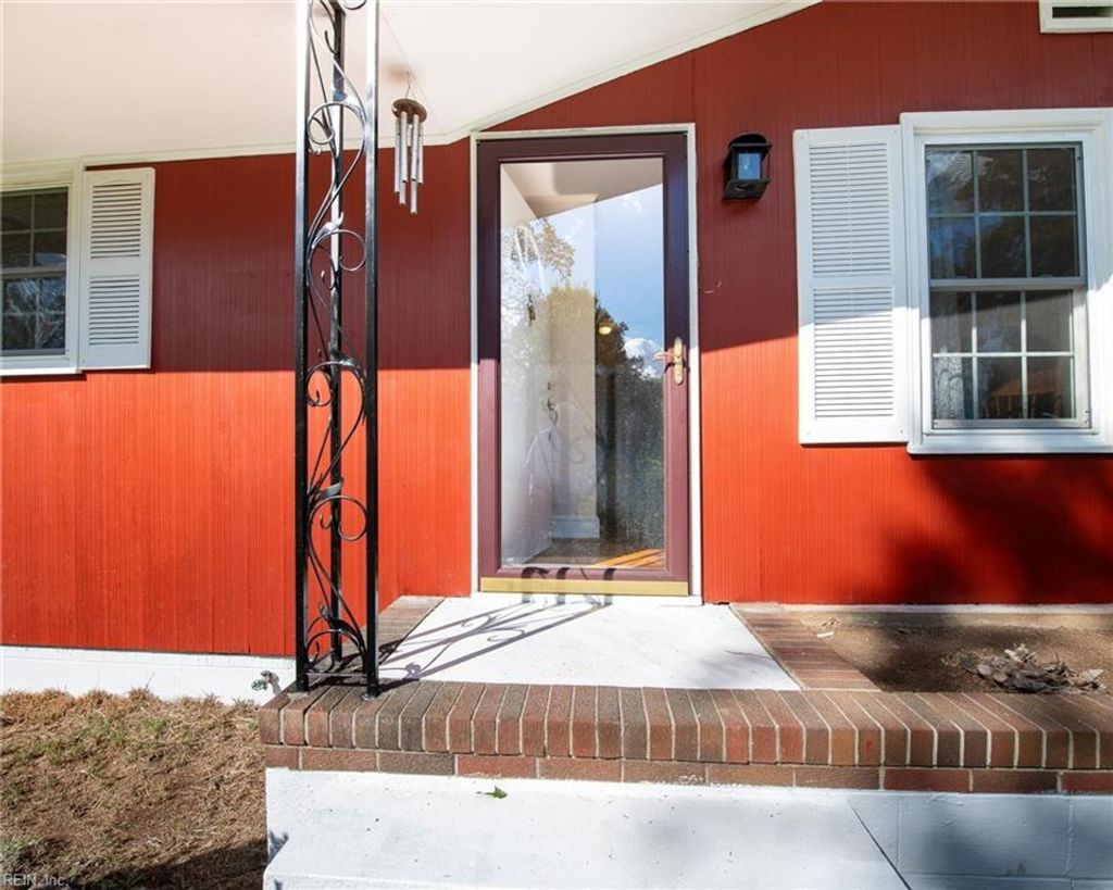 Photo of 28631 N James Madison Highway, New Canton, VA 23123 (MLS # 10604515)