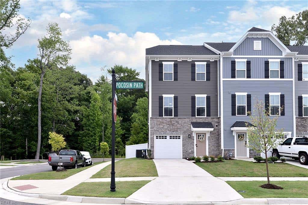 Photo of 100 Pocosin Path, Poquoson, VA 23662 (MLS # 10641384)